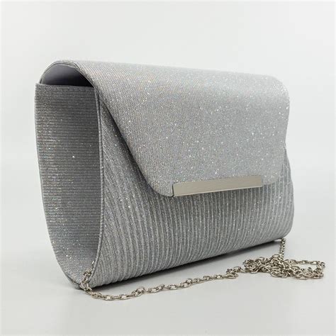 Pochette argento donna: eleganti e da cerimonia .